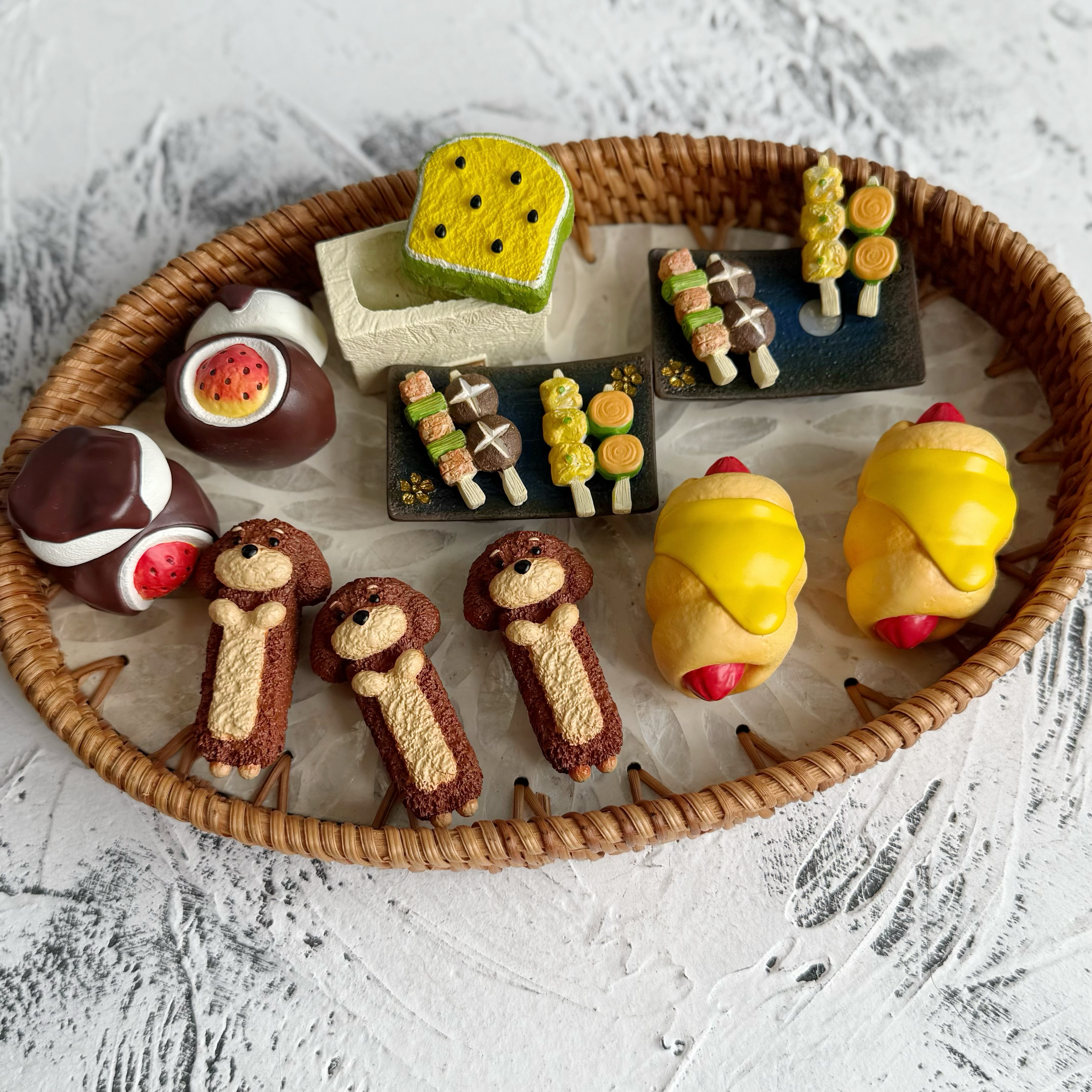 10月9上新 腊肠饼干 烧鸟 巧克力草莓大福 西瓜吐司冰箱贴