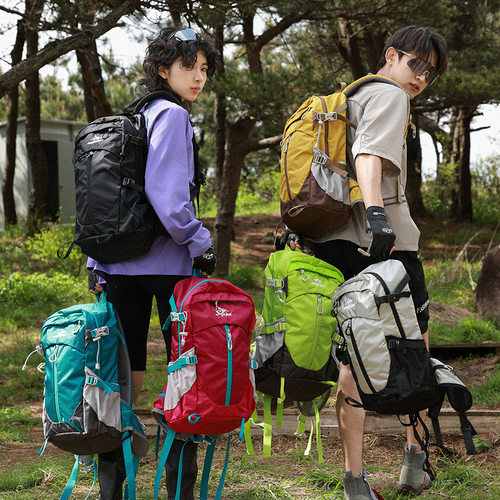 新款大容量户外旅行登山包轻量化运动徒步双肩包工装骑行越野背包