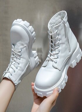 大码女鞋41—43加宽肥脚胖妹妹马丁靴女英伦风厚底短靴机车靴子40