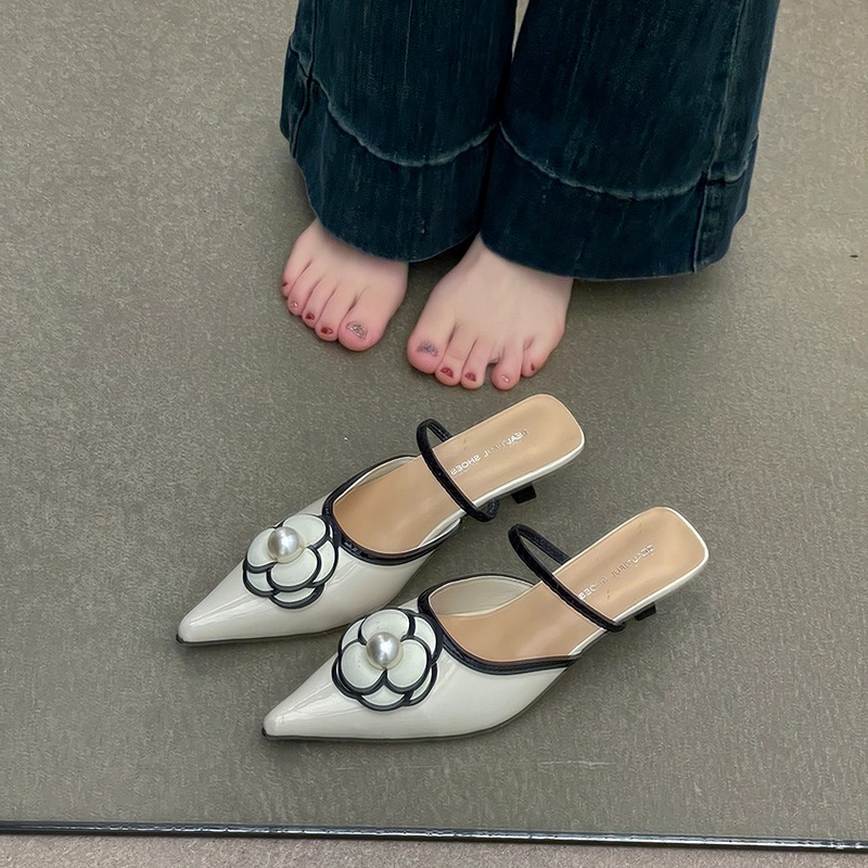 大码女鞋41一43胖脚宽肥法式珍珠包头半拖鞋女百搭气质尖头高跟鞋