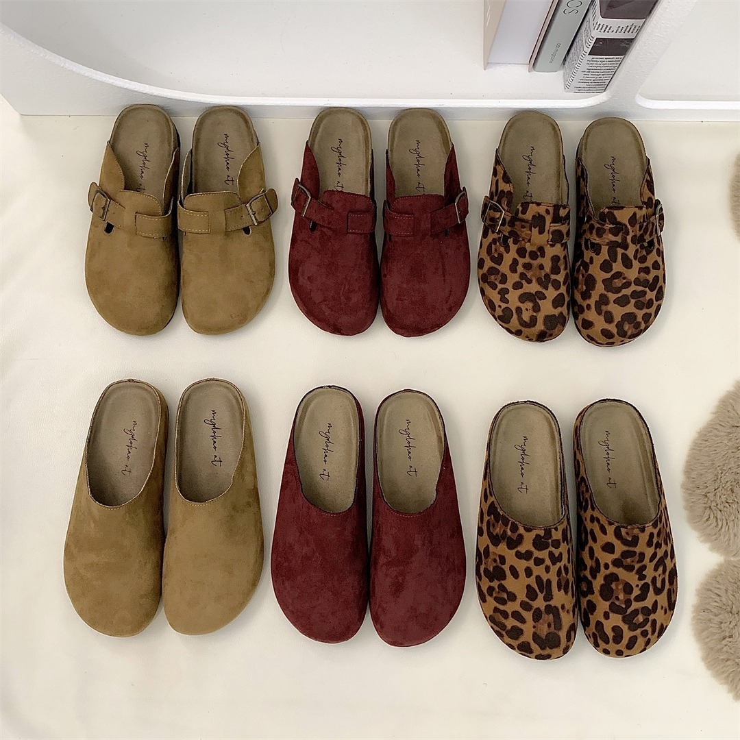 加宽胖脚大码女鞋41到43包头半拖鞋一脚蹬百搭肯鞋平底拖鞋女外穿