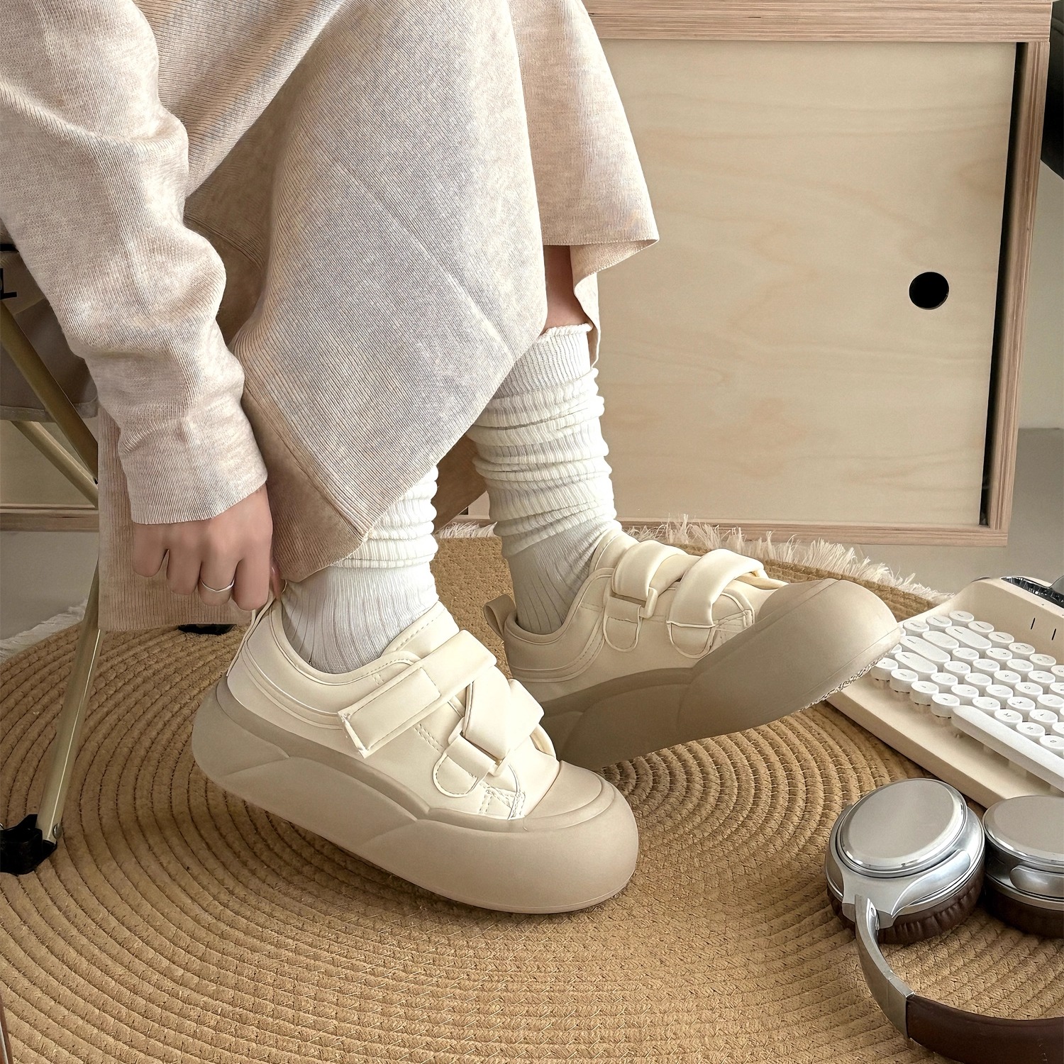 厚底魔术贴小白鞋女2025春秋爆款