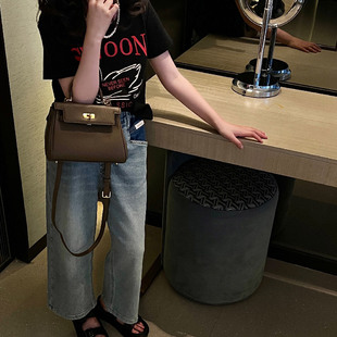 美妞之城 女童直筒牛仔裤中大童裤子夏季新款童装 很薄软长款