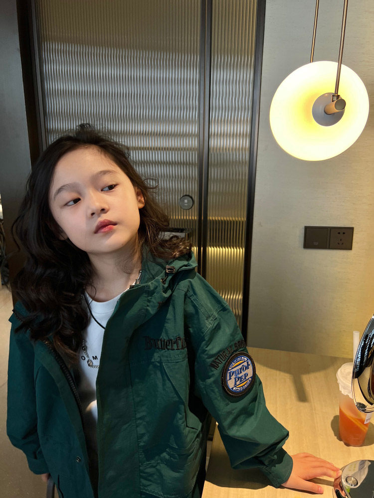 CITY OF BEAUTY 여아용 두꺼운 패딩 배지 윈드 브레이커 재킷 대형 아동용 부모 - 자식 의류 겨울 신중공업