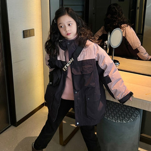 美妞之城女童洋气色调工装三合一羽绒服中大童 可拆成两件 很实用