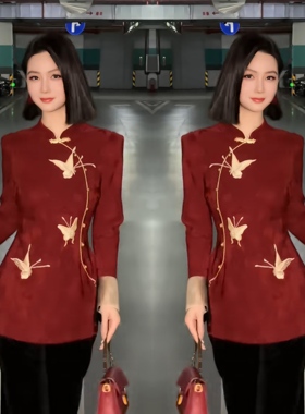 网红冬季红色新款炸街正肩刺绣蝴蝶精美设计感上衣搭配高腰直筒裤