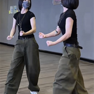 港式 无袖 2025夏季 时髦黑色短款 两件套 小众净版 上衣搭配军绿直筒裤