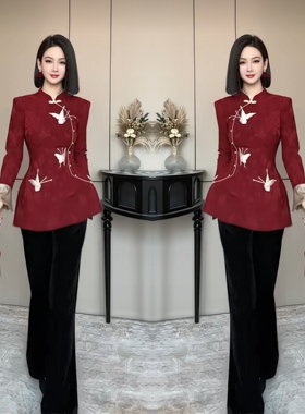 网红冬季红色喜庆正肩斜襟盘扣勾花工艺上衣搭配高腰垂感直筒裤女