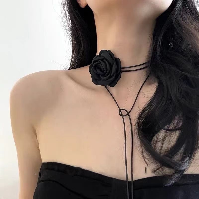 气质玫瑰花朵颈带choker暗夜颈链项链女高级感脖子配饰系花锁骨链