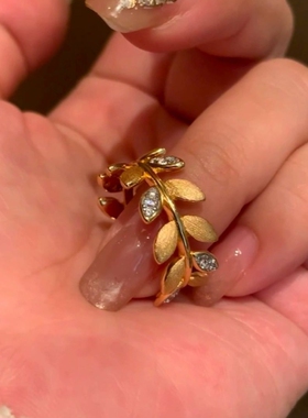 中古风金色树叶镶钻戒指