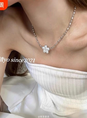 韩国东大门镶钻花朵吊坠项链简约气质锁骨链轻奢百搭高级感饰品女