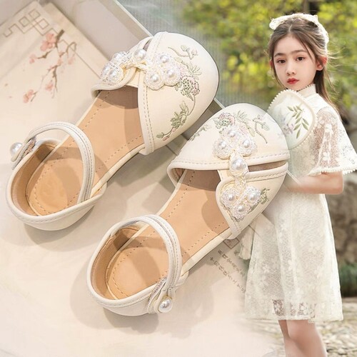 女童汉服鞋子儿童公主凉鞋2026新款夏季马面裙古风新中式国风绣花