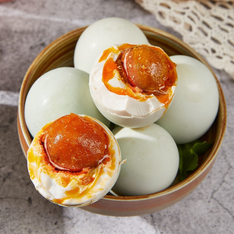 咸香入味咸鸭蛋鸭蛋熟蛋爆油起沙家庭聚餐必备美食真空包装即食