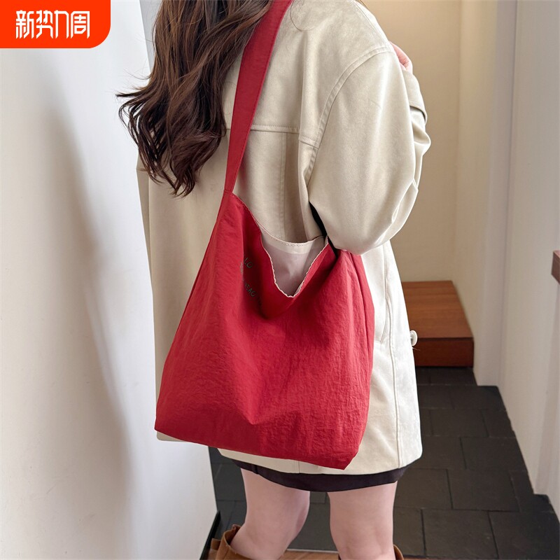 大容量帆布包日系休闲邮差包学生单肩包复古旅行女通勤包小众轻便