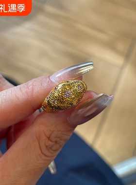 18k金色镶嵌锆石八芒星星戒指