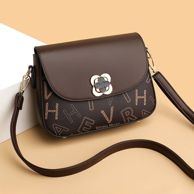 女包2025新款字母印花小包包女时尚手机包韩版百搭单间斜挎小方包