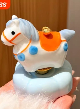 林呈陶瓷旋转小马桌面装饰摆件