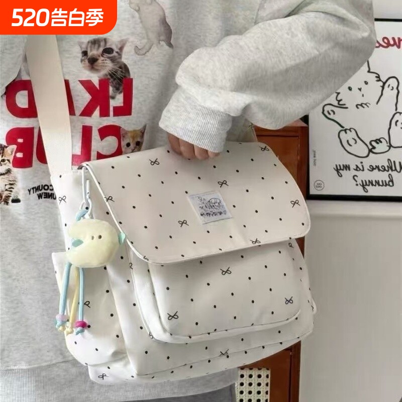 少女学生大容量学生上课百搭纯色斜挎包日系ins邮差包碎花布包