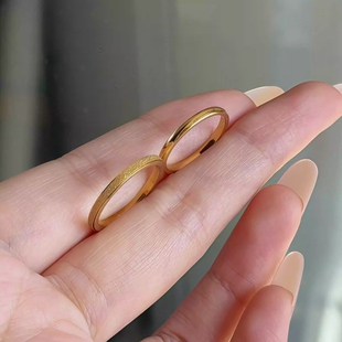 素圈戒指女不掉色戒指叠戴戒指轻奢小众精致高级感沙金戒指食指戒