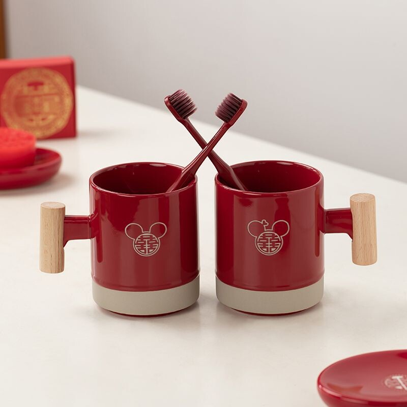 结婚牙刷杯子一对婚庆陪嫁套装牙杯红色情侣新婚陶瓷漱口牙刷杯子
