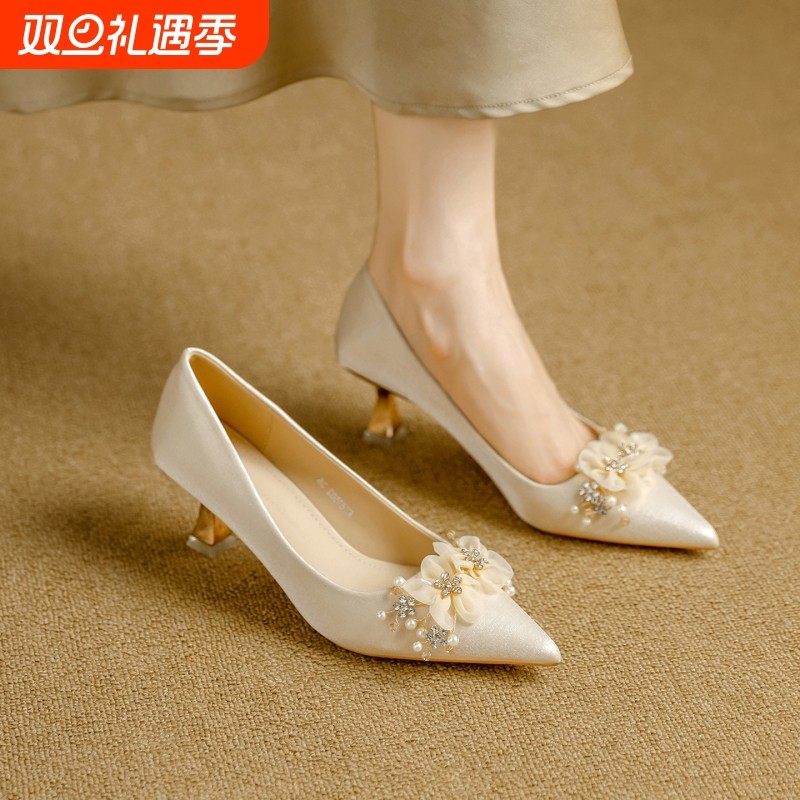 气质细跟高跟鞋女绸缎主婚纱新娘婚鞋不累脚日常单鞋尖头婚礼浅口