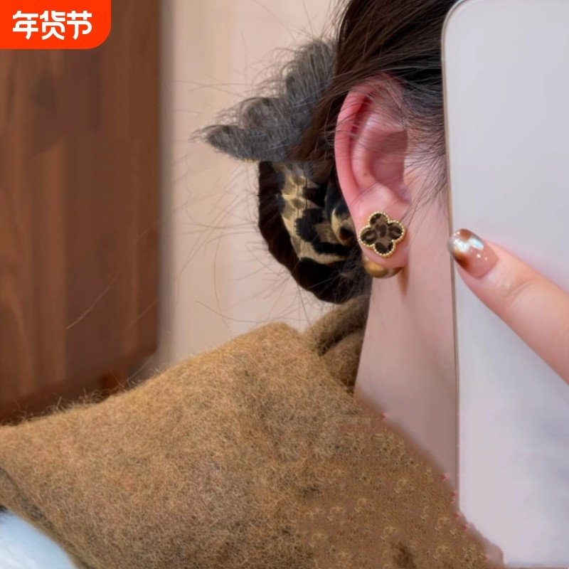 秋冬豹纹花朵珍珠前后戴耳环复古港风气质轻奢小众高级感耳钉耳饰,饰品/流行首饰/时尚饰品新,耳钉,淘宝优惠券,粉丝福利购,淘宝优惠卷