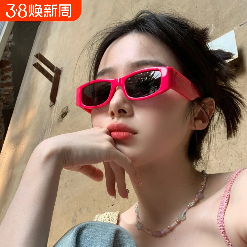 2026新款红色多巴胺墨镜女潮夏日彩色墨镜Y2K方形太阳眼镜高级感
