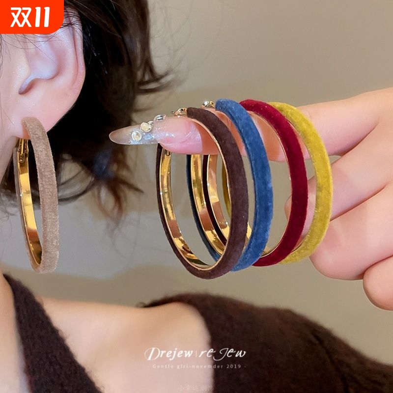 复古植绒毛绒时尚圆形吊坠耳圈秋冬款欧美气质高级感独特个性耳环