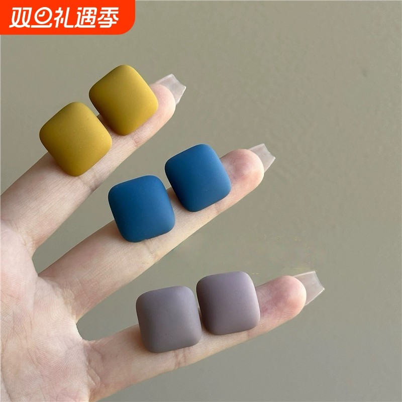 复古磨砂方形简约几何方块耳钉女2025新款爆款耳饰气质港风耳环