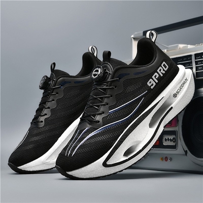 2025秋冬男童专业碳板跑步鞋青少年初中生黑色运动鞋软底加绒竞速