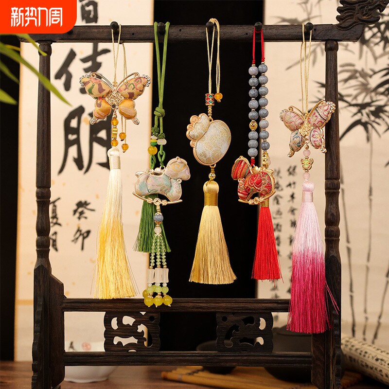 宋锦挂件非遗饰品国潮新中式马上有钱挂件葫芦蝴蝶平安锁吊坠挂饰