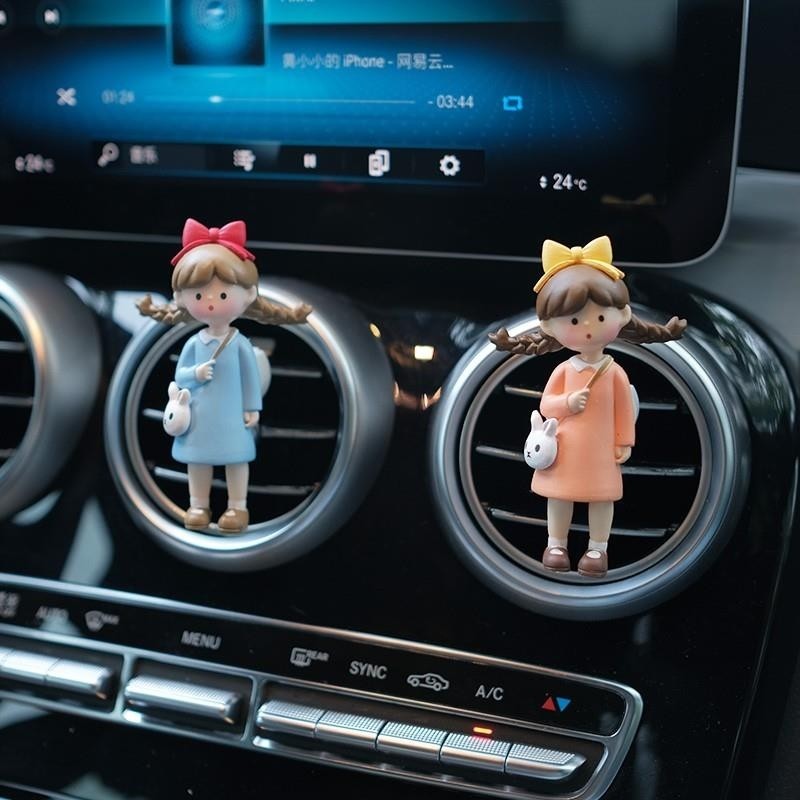 车载香薰汽车内空调出风口香水持久淡香氛创意可爱卡通装饰品摆件