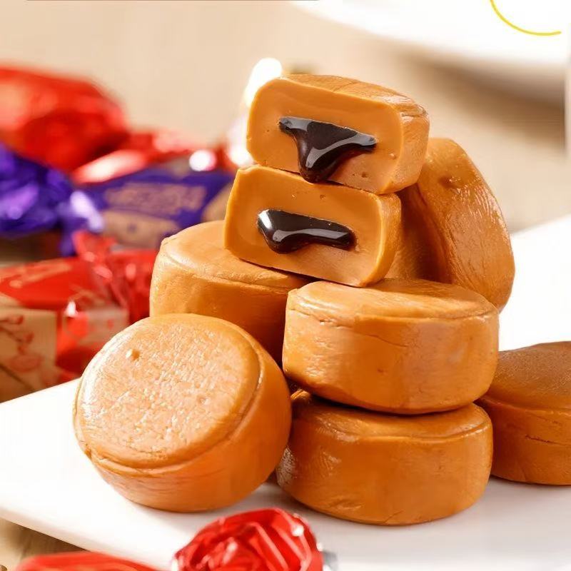 爆浆太妃糖巧克力味夹心奶糖儿童糖果年货喜糖糖果解馋零食批发