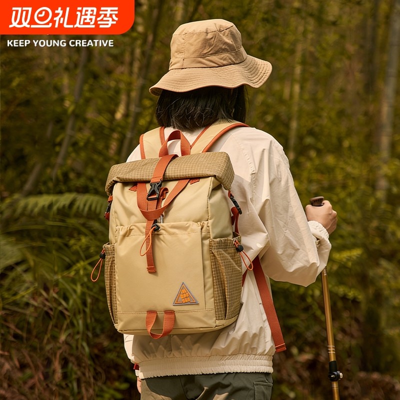 可扩容双肩包女旅游轻便户外运动徒步登山背包大容量旅行电脑书包