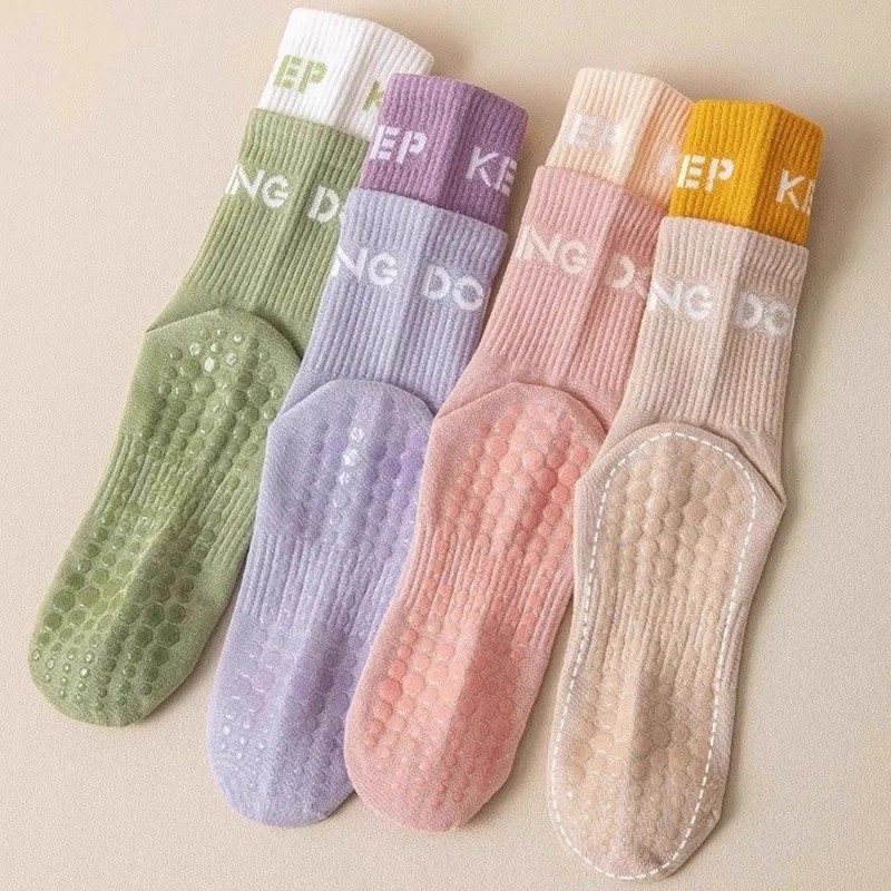 瑜伽袜子袜女长筒配鲨鱼裤健身运动瑜伽加厚假两件跳绳跳舞防滑袜