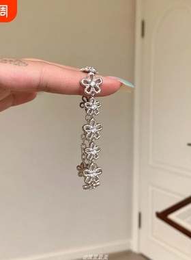 银色蕾丝花朵手链女轻奢小众精致2026新款手饰清冷感可抽拉手串女