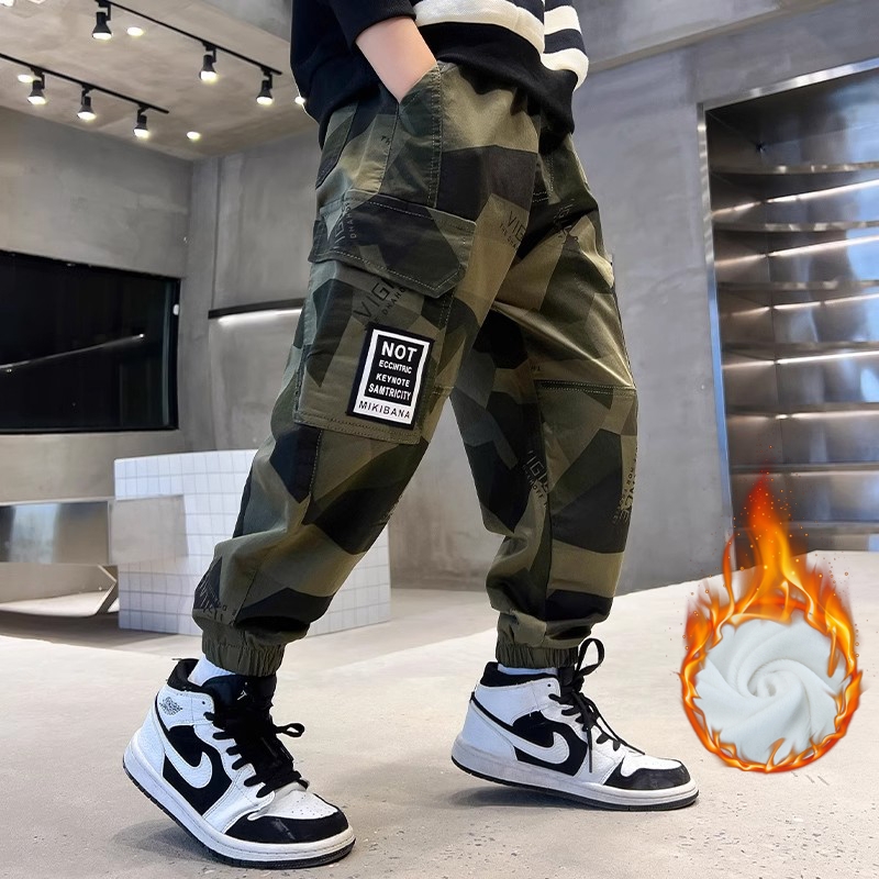 男童迷彩加绒裤子秋冬季帅气时髦2025新款儿童中大童工装休闲长裤
