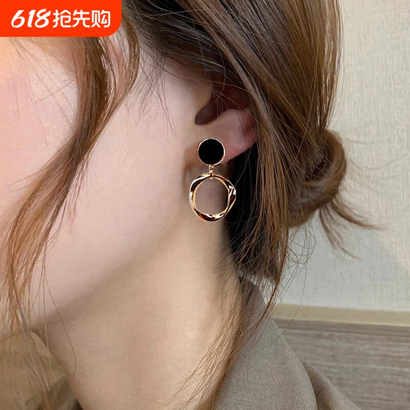 韩国耳环女气质高级感纯银防过敏黑色耳钉2026年新款潮金色几何