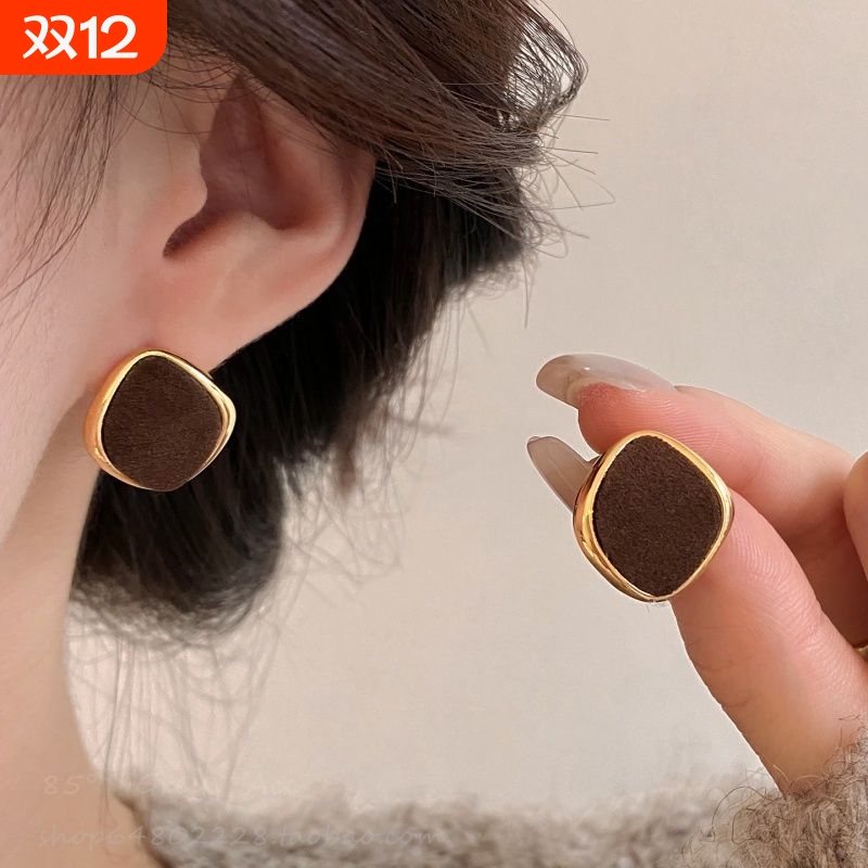 复古棕色方形丝绒耳钉女2025新款爆款轻奢高级感耳环小众独特耳饰