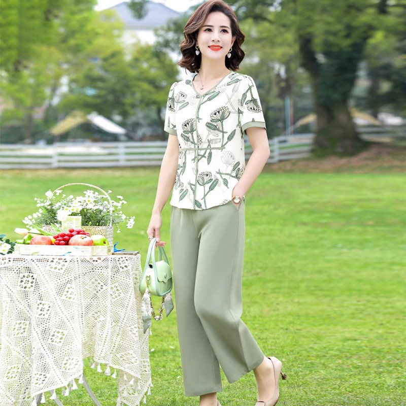 妈妈夏装2025洋气套装中年女士新款时尚短袖老年人夏装女高贵小衫