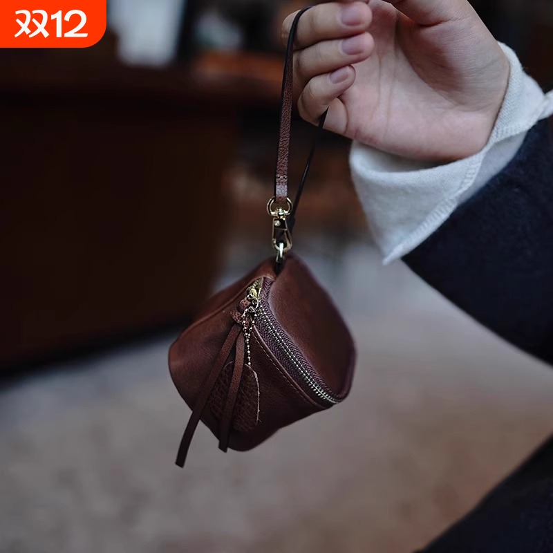 2025新款迷你手拿复古风牛皮质感收纳包口红文玩钥匙包钱包零钱