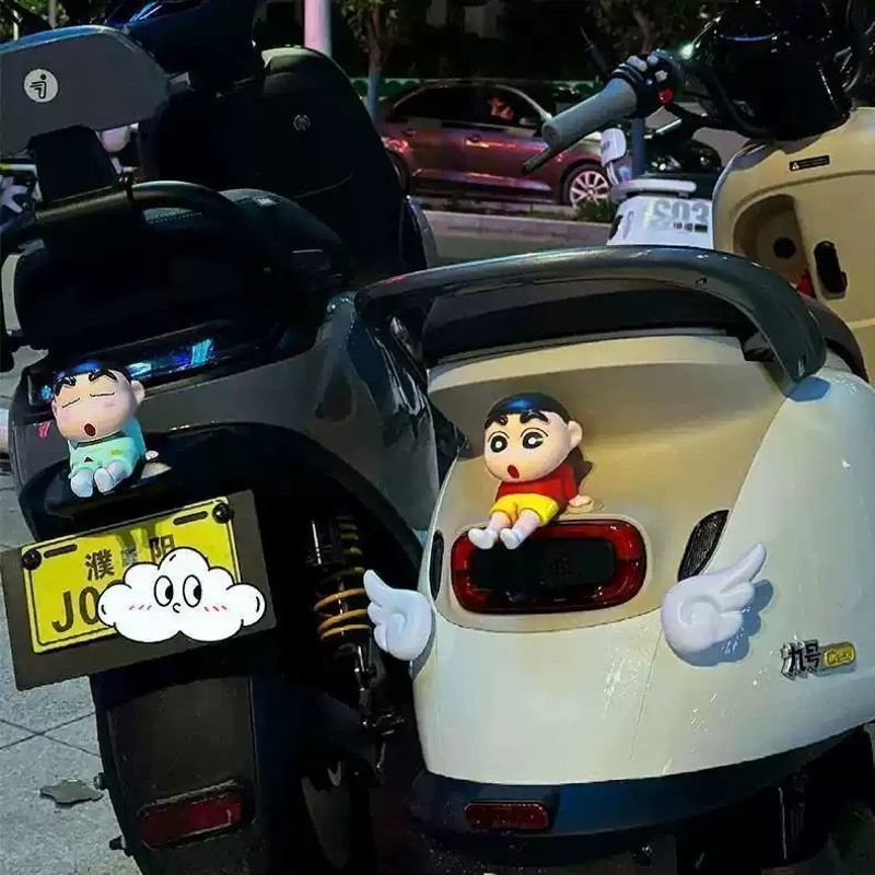 车载摆件车尾挂件车外装饰品九号电动车踏板摩托车卡通玩偶小公仔