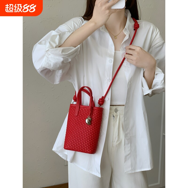 精致爆火小众编织包包女2026新款夏天流行百搭斜挎包小拎包手机包图片