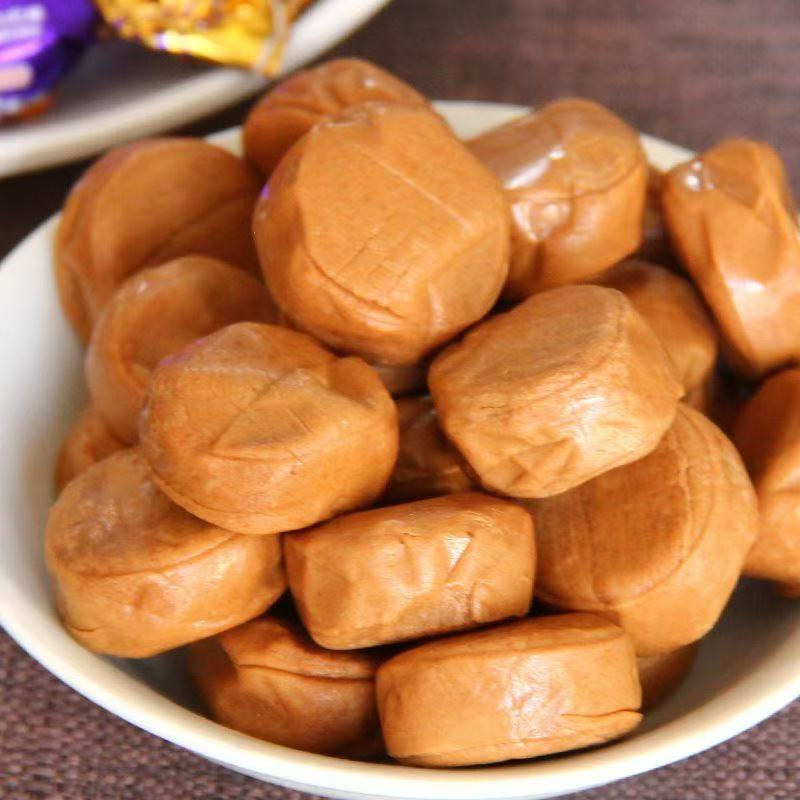 爆浆太妃糖巧克力味夹心奶糖儿童糖果年货喜糖糖果解馋零食批发