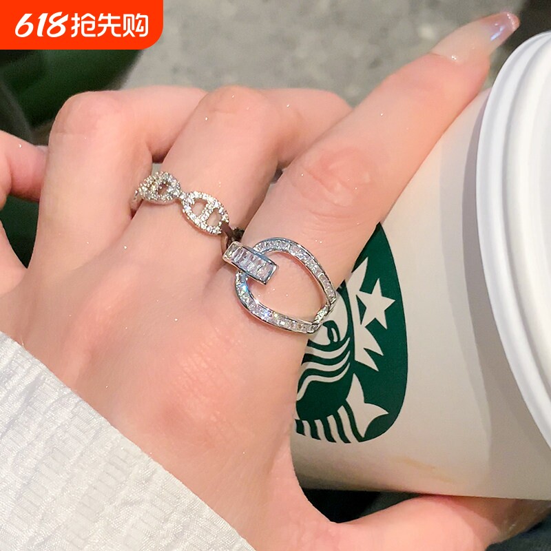 猪鼻子锆石戒指女小众设计素圈戒指女轻奢高级感马蹄扣尾戒食戒指