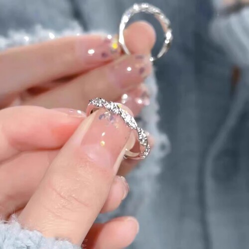 【1个】缠绕爱河仿碎钻素圈开口戒指