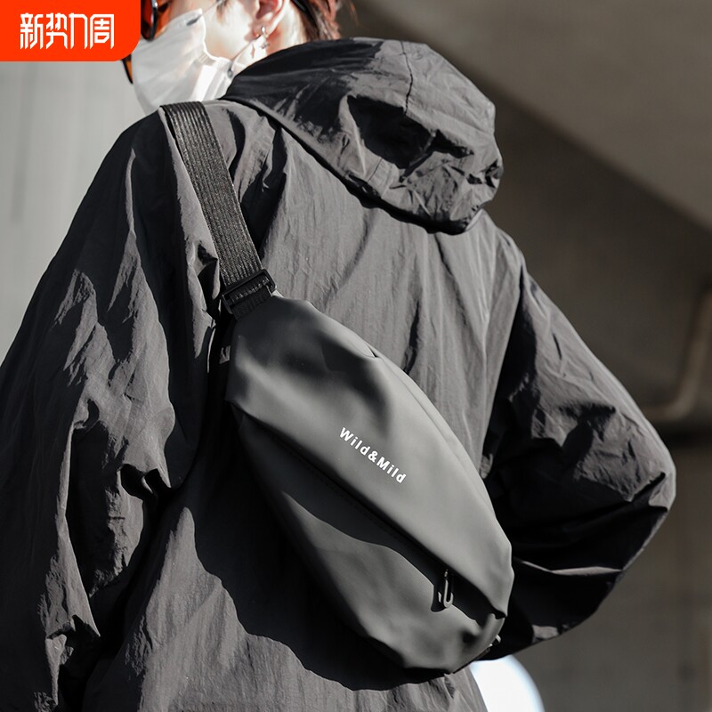 斜跨包男女通用胸包情侣2026新款日系复古帆布小众运动轻便单肩包