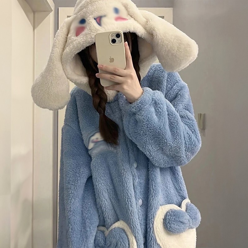 可爱玉桂狗珊瑚绒睡衣女新款秋冬季家居服大耳狗睡袍加厚长款浴袍