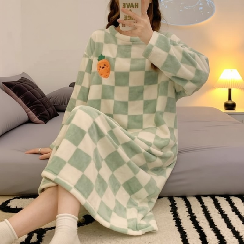 新款睡裙法兰绒女冬季长袖睡衣珊瑚绒休闲网红风格子女学生家居服