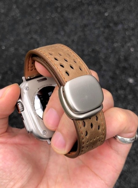 适用苹果S11手表表带iwatch s10/9/8透气疯马皮秋冬ins圆滑磁吸扣7/6/5/4高级感新年红智能运动配件ultra